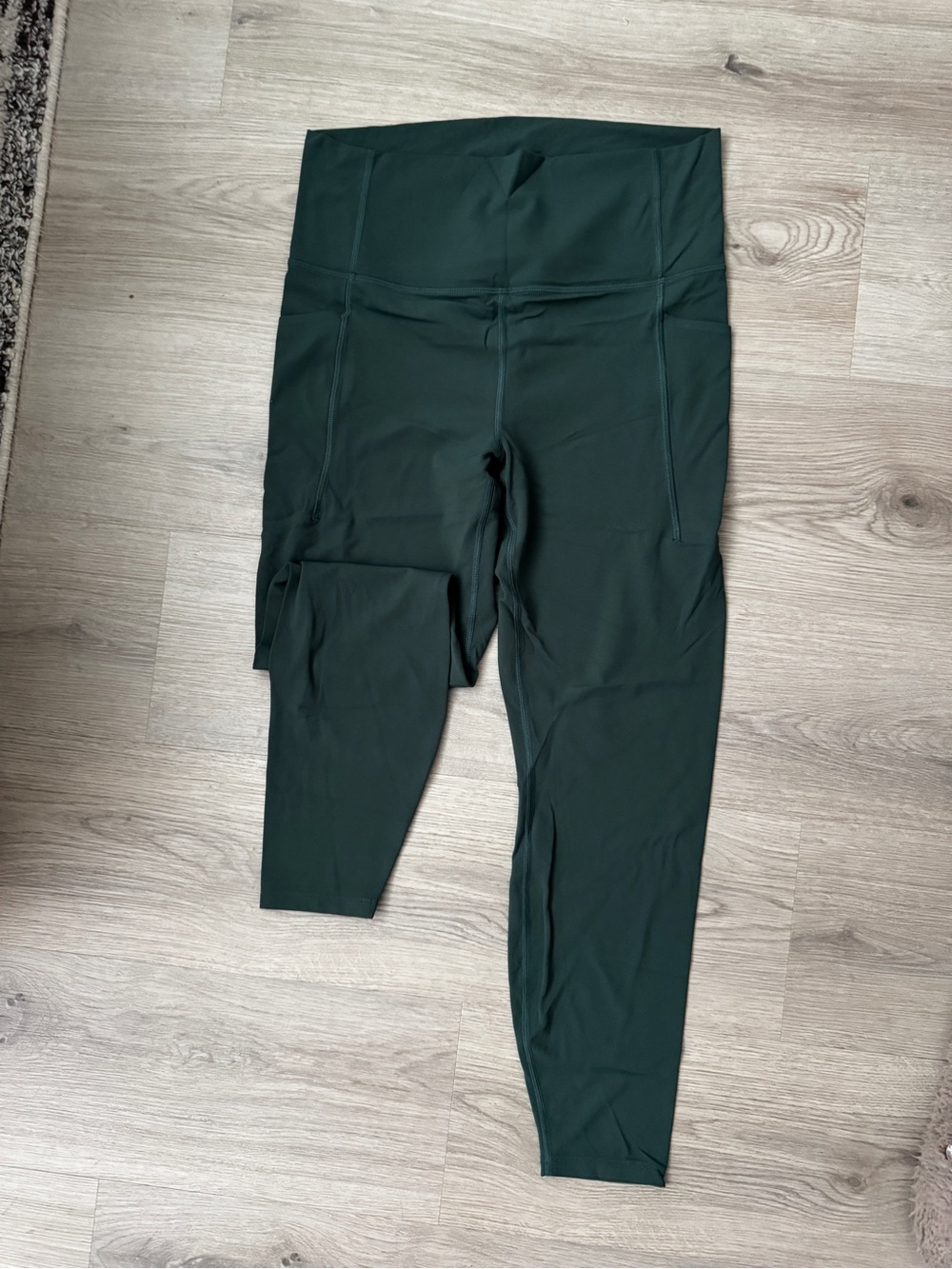 all in motion Everyday Soft Ultra High-Rise Leggings in Dark Green
